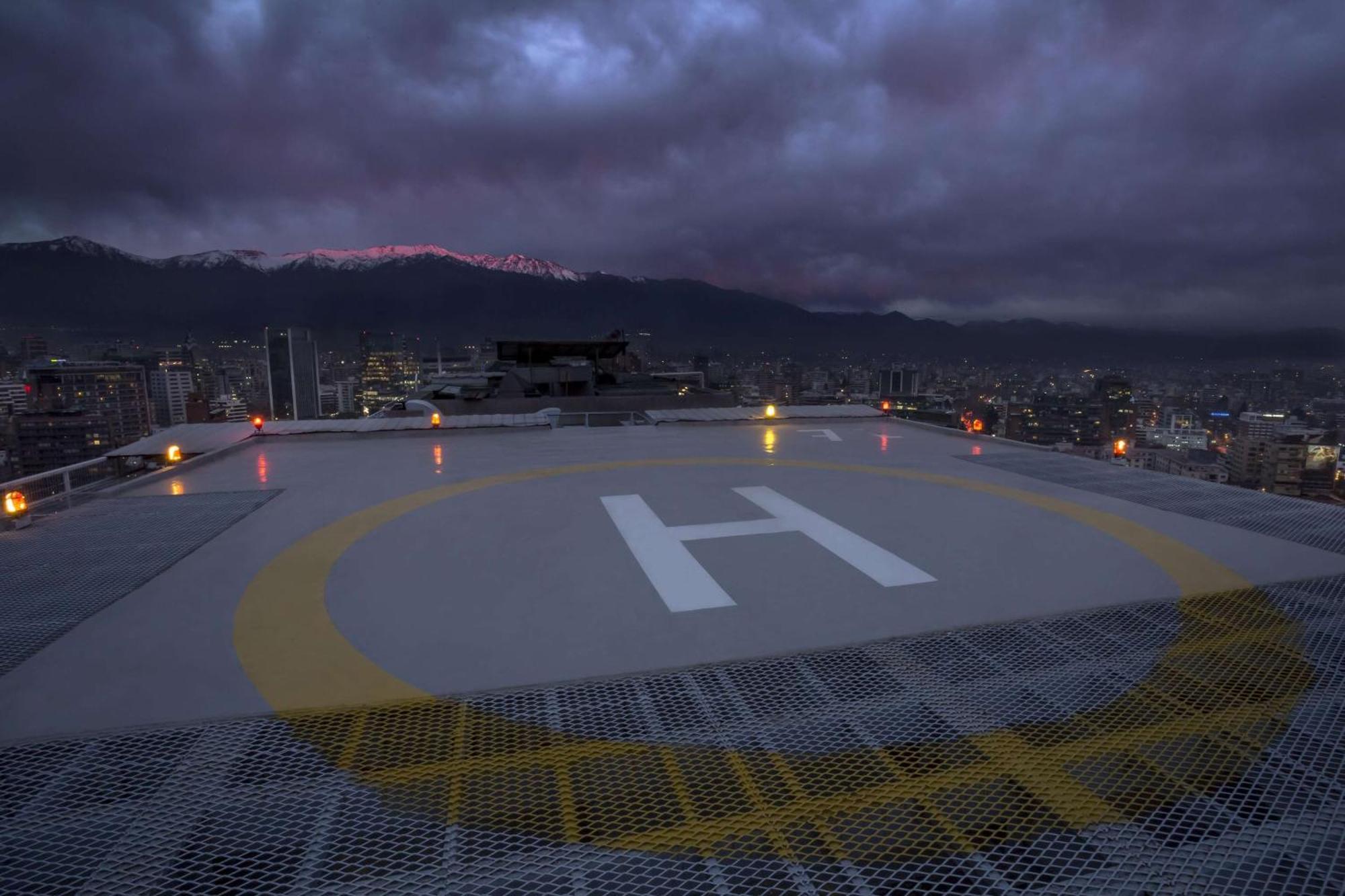 Nh Collection Plaza Santiago Hotell Eksteriør bilde Helipad at the University Hospital of Geneva