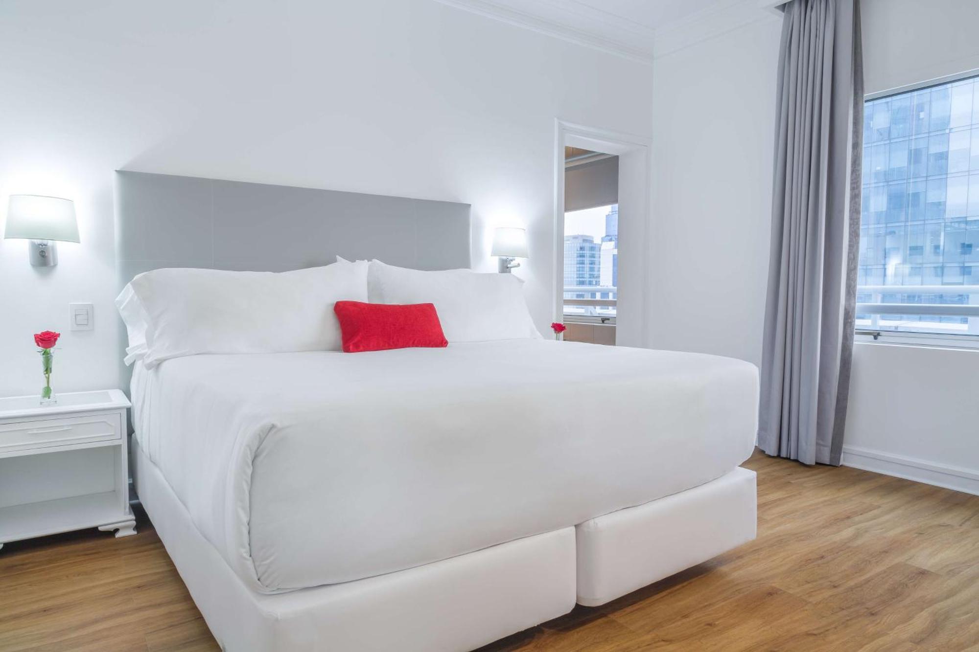 Nh Collection Plaza Santiago Hotell Eksteriør bilde A bedroom at the Hotel 57