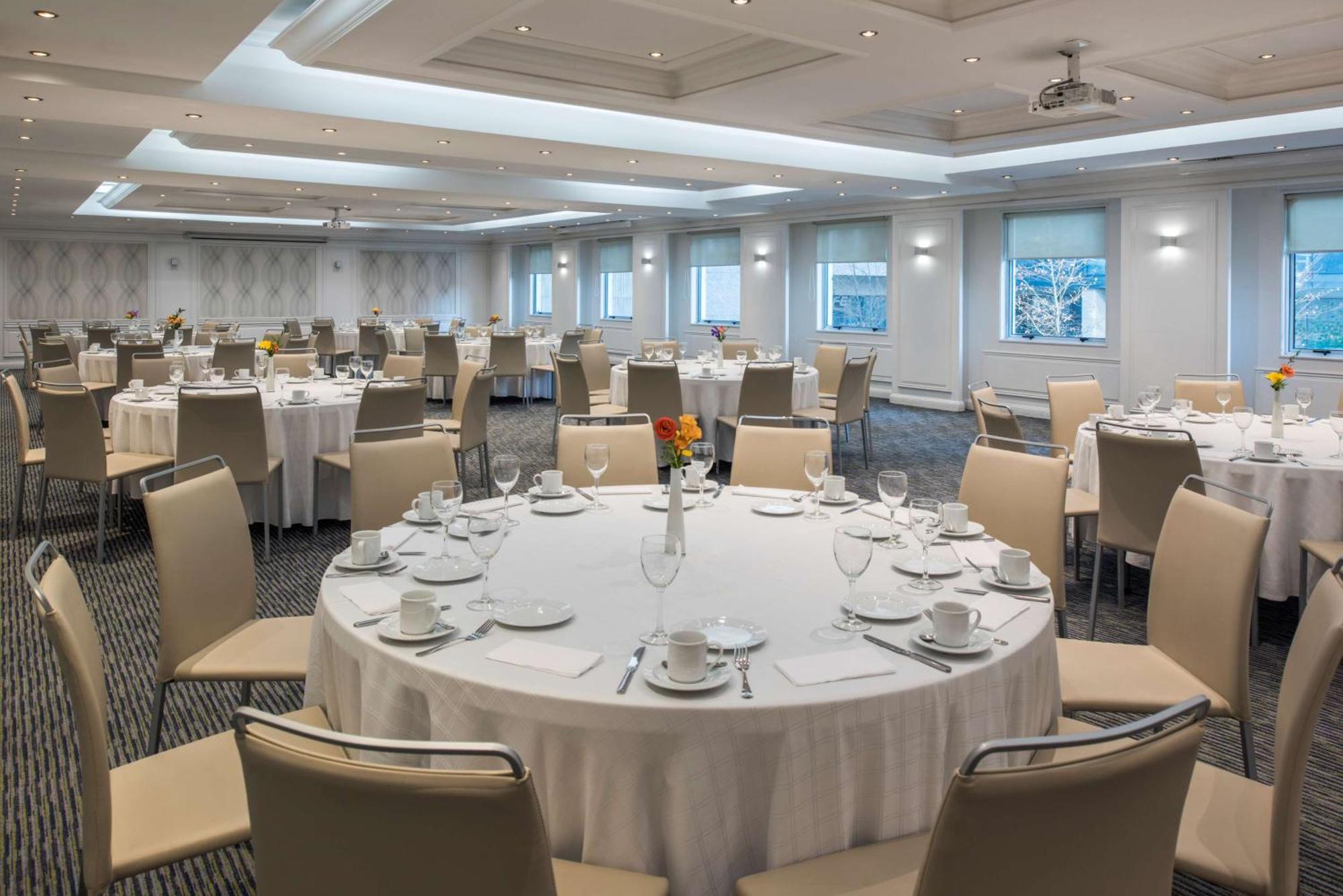 Nh Collection Plaza Santiago Hotell Eksteriør bilde The ballroom at the Royal Automobile Club