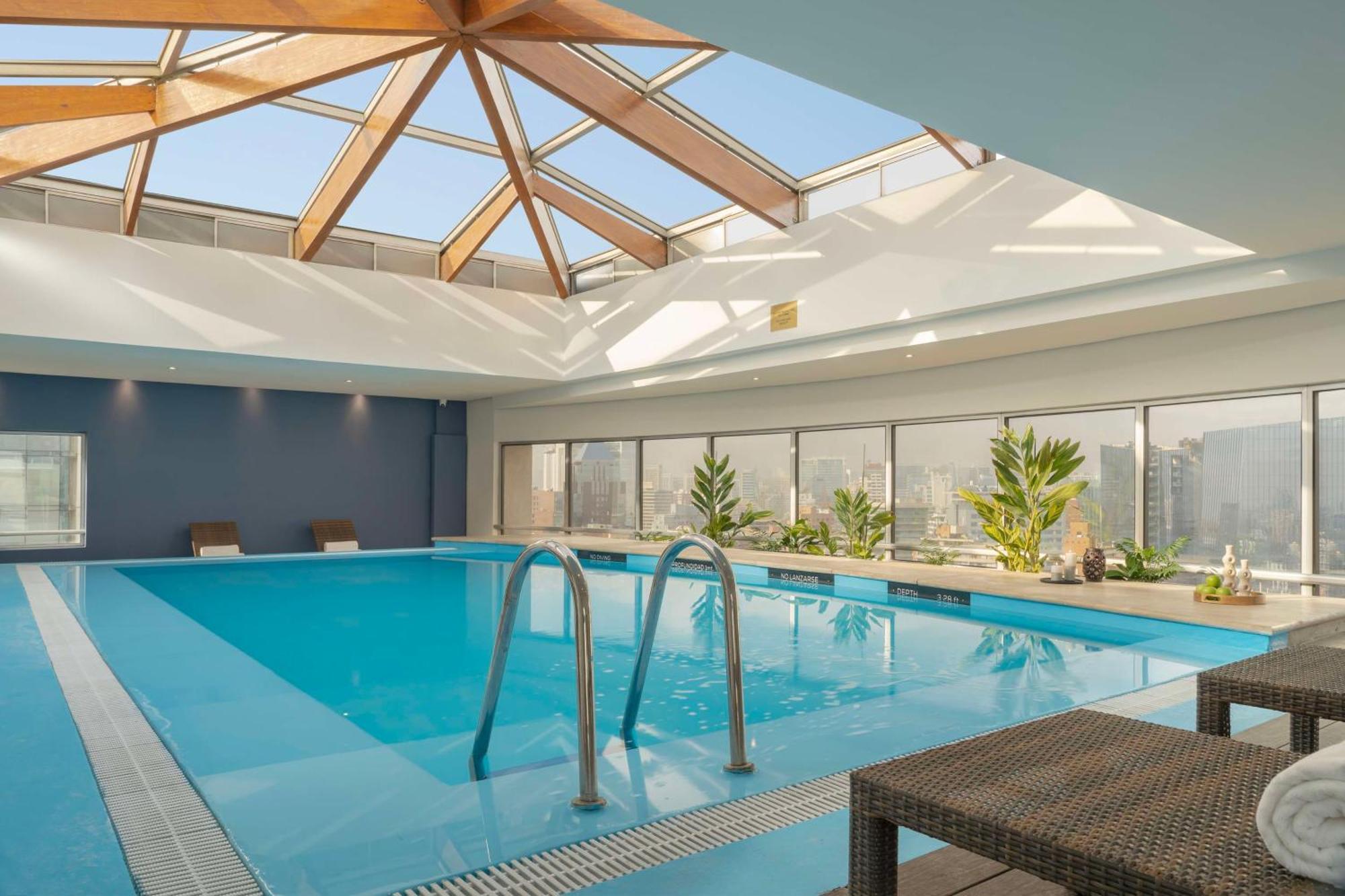 Nh Collection Plaza Santiago Hotell Eksteriør bilde The pool at the hotel
